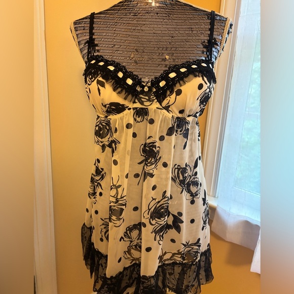 IN BLOOM Black and White Floral Robe and Nightie Set | Size Large - Picture 4 of 14